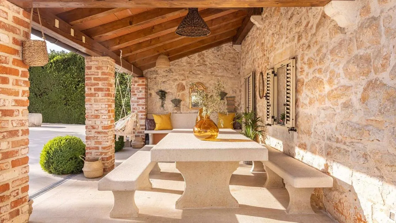 Om Shanti Poreč